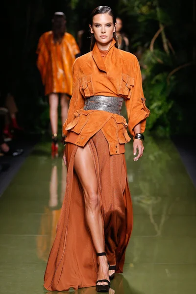 Look 17